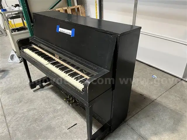 Everett Piano Lot A-589