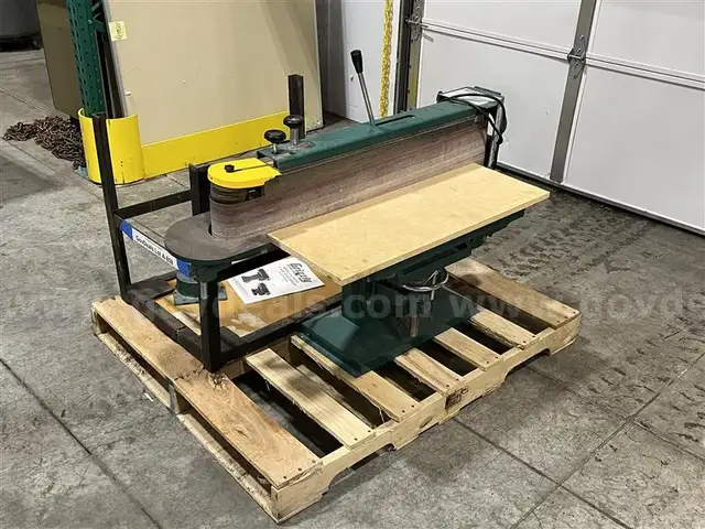 Grizzly Sander Lot A-858