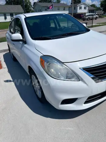 2013 Nissan Versa 1.6 SV Sedan