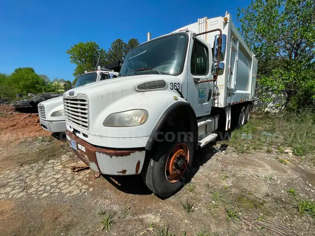 2005 Freightliner M2 106 Medium Duty