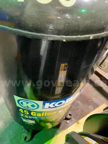 Koblat Electric Aircompressor 45 gallons
