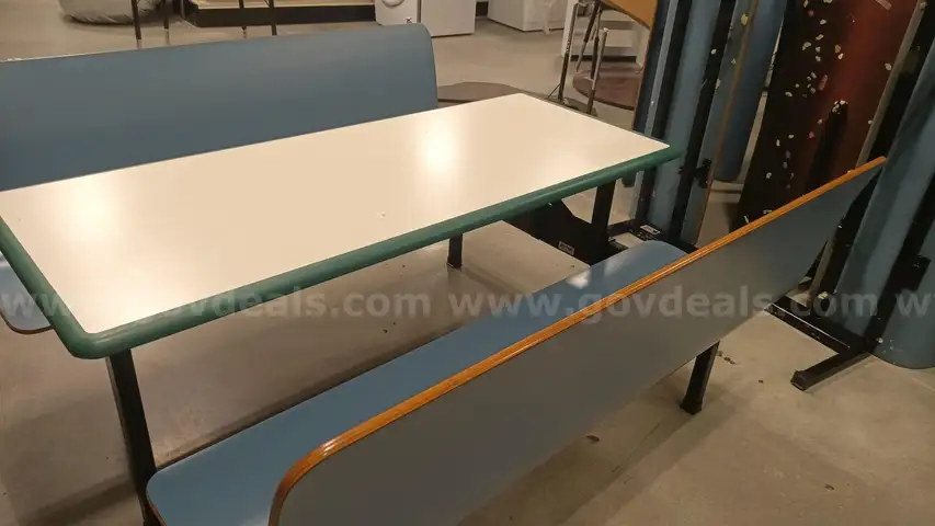 Laminated Contoured Restaurant Style Booth - good shape.