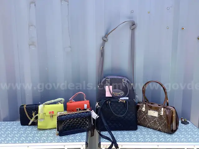 Lot of (14) Pocketbooks and Handbags