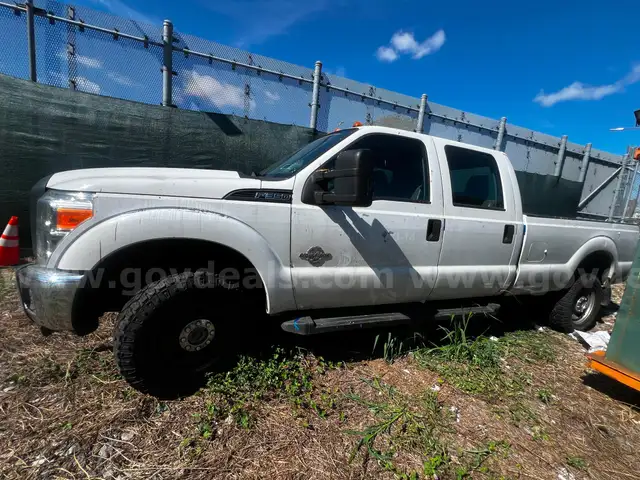 2014 Ford F-350 SD (TRK173)