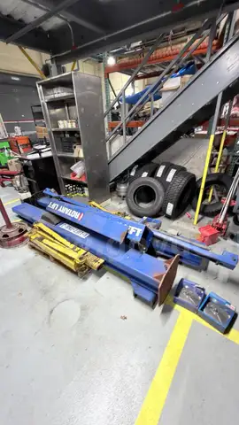 Car Vehicle Lift - OPERABLE