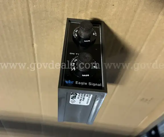Lot of 18 Eagle Signal Co- On/Off Repeat Cycle Timer 120V AC Time Adjustable Type Control Timer 