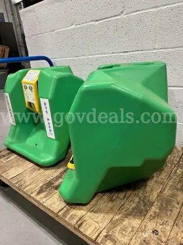 Lot of 4 Operable Eye Wash Stations (Radians & Bouton Company)