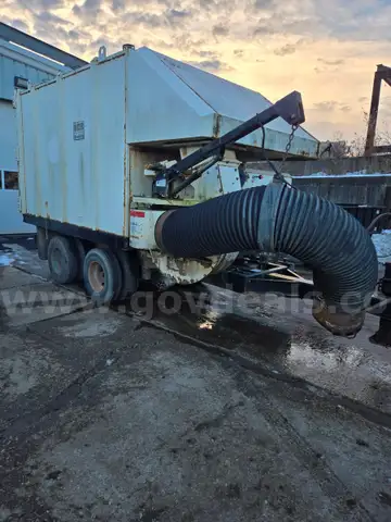 LEAF COLLECTION MACHINE