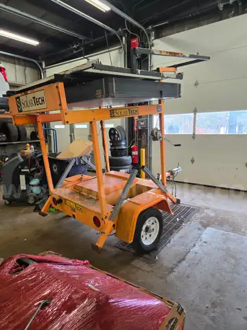 SOLAR POWERED MESSAGE BOARD