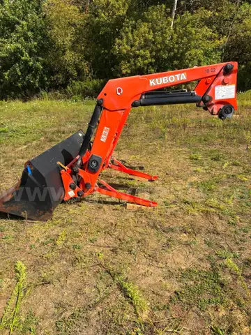Front End Loader For Kubota M5-111 Tractor. Quick Attach 80&#x201D; Bucket