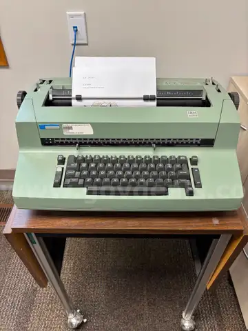 Vintage 1976 IBM Selectric II Correcting Electric Typewriter Tested Working