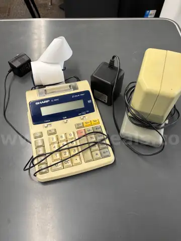 10-Key Calculator &#x26; Automatic Stapler