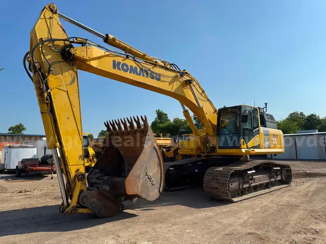 2017 Komatsu PC490LCi-11 Excavator