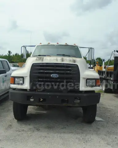 1998 Ford F800