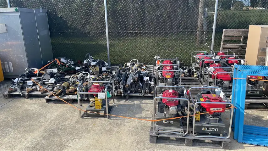 Pallets of Ram Hurst Spreaders/cutters/pumps