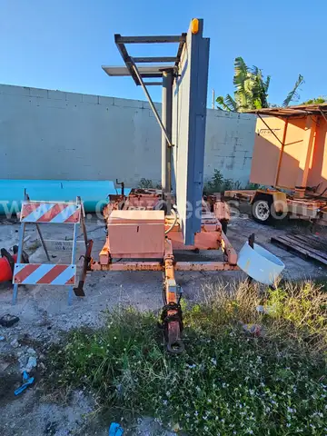 Trailer Mounted Light Signal