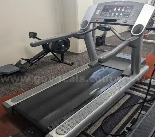 Life Fitness 95T Treadmill