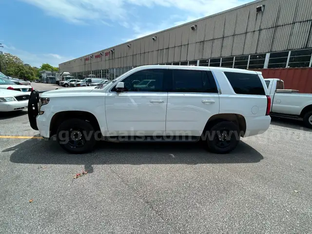 WHITE 2017 CHEVROLET TAHOE