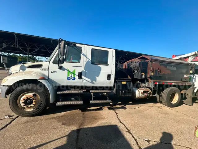 WHITE 2007 INTERNATIONAL 4300 POTHOLE PATCH TRUCK