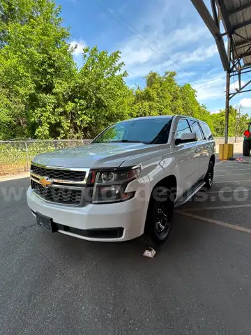 White 2017 Chevrolet Tahoe