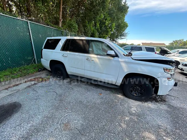 WHITE 2017 CHEVROLET TAHOE