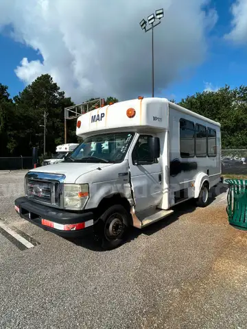 WHITE 2015 FORD ECONOLINE