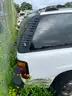 WHITE 2002 GMC YUKON