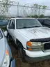 WHITE 2002 GMC YUKON