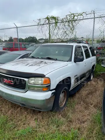 WHITE 2002 GMC YUKON