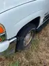 WHITE 2002 GMC YUKON