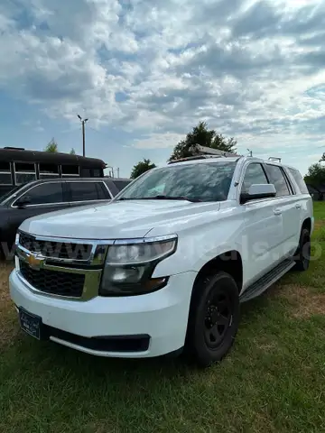 WHITE 2017 CHEVROLET TAHOE