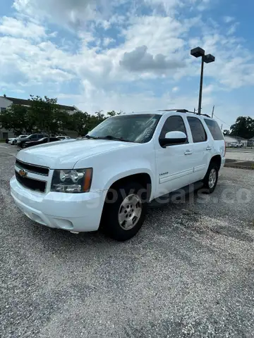 WHITE 2013 CHEVROLET TAHOE