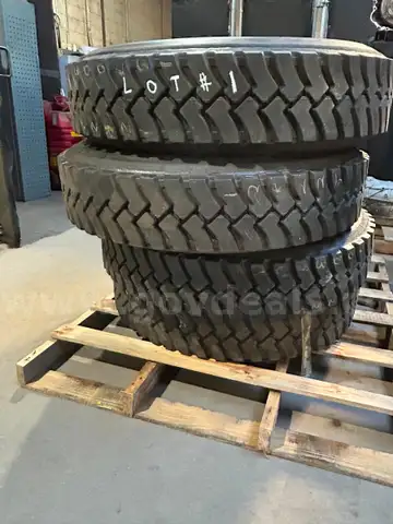RECAPPED 12R22.5 TIRES