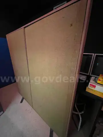 BROWN FREE STANDING PIN CUSION 6FT X 6FT