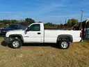 WHITE 2006 Chevrolet 3/4 TON 2 DOOR CAB CAB PICKUP TRUCK
