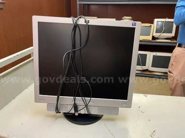 HEWLETT PACKARD HP L1906 FLAT PANEL 19" MONITOR