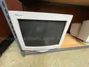 HEWLETT PACKARD 19 1/2" CRT MONITOR MODEL D2800A