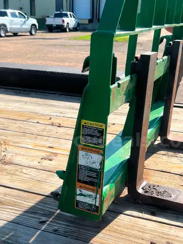 John Deere Pallet Forks