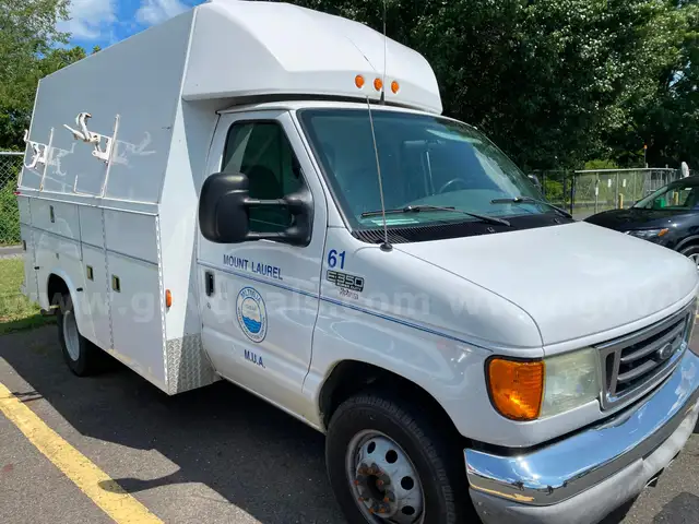 2004 Ford E350 Knapheide Utility/Service Body