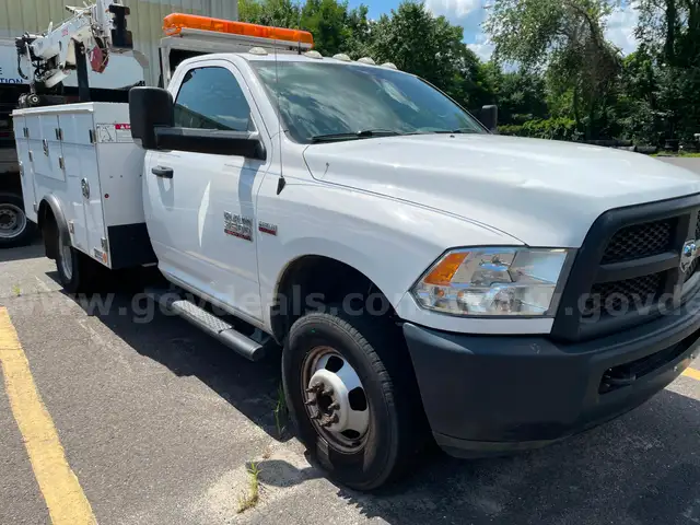 2014 RAM 3500 w/Stellar Utility Body &#x26; Crane