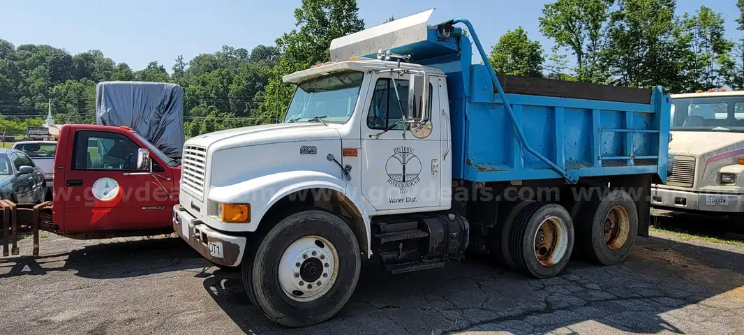 2000 International 4900