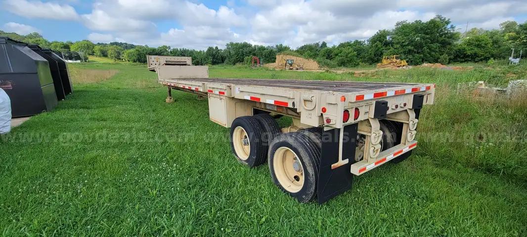 FONTAINE FLAT BED TRAILER