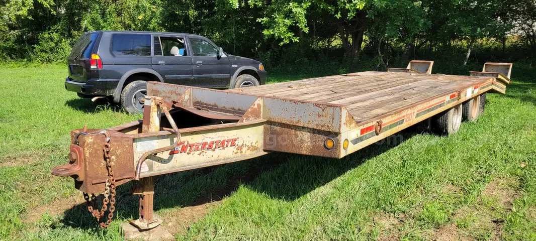 EQUIPMENT TRAILER