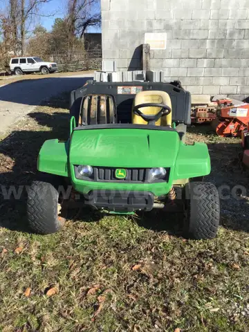 (1) USED 2014 JOHN DEERE GATOR  4x2 UTV