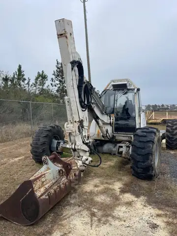 Menzi Muck Spider with Bucket