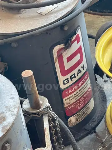 AIR JACKS