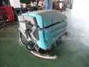 TENNANT FLOOR SCRUBBER