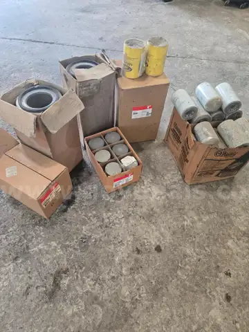 ASSORTMENT OF FILTERS (OIL, FUEL, AIR)