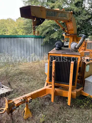Bandit Woodchipper Model 200
