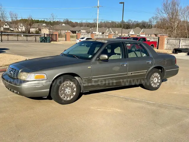 2003 Ford Crown Victoria